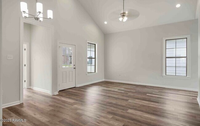 Building Photo - 107 Santa Marta Dr