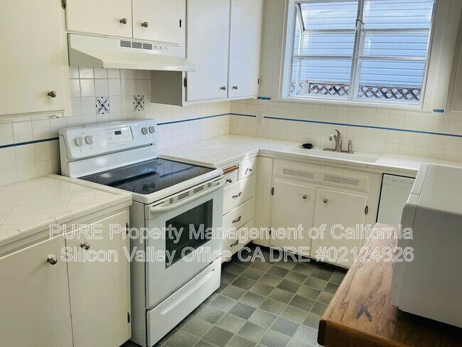 Foto del edificio - 624 Button St