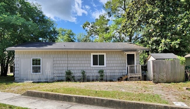 Building Photo - 9742 Highland Ave