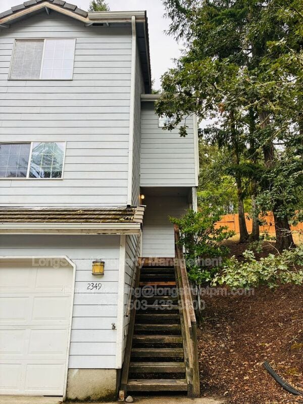 Building Photo - 2349 NW Hummingbird Dr