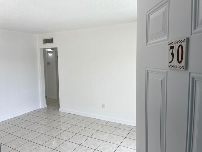 Entrance - 380 E 35th St