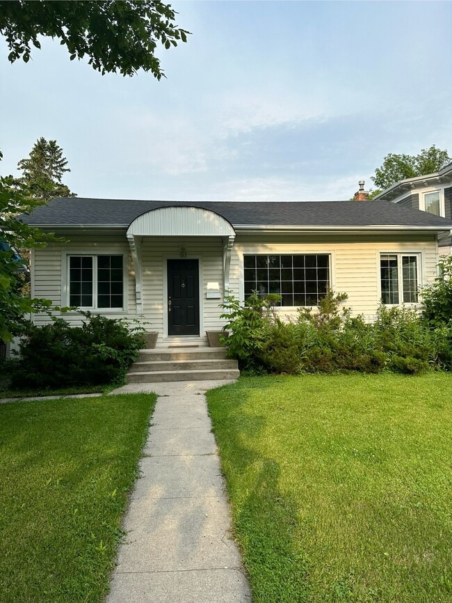 Building Photo - 206 Ferndale Av