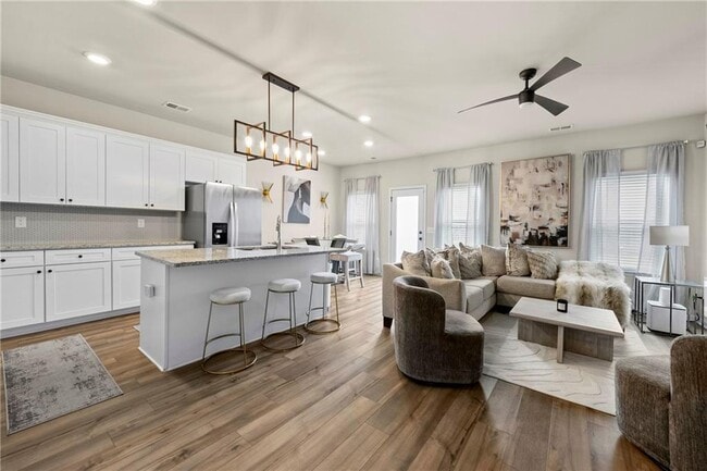 Building Photo - 7098 Chara Ln