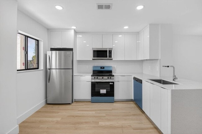 Photo - 300 W Hidden Valley Blvd Apartment