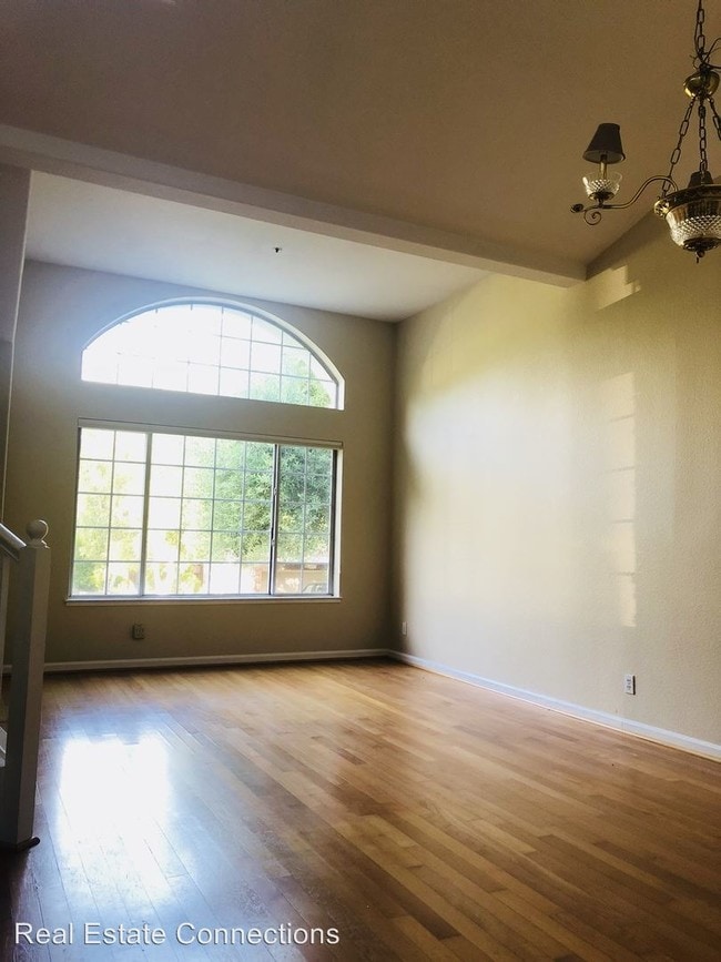 Building Photo - 4 br, 3 bath House - 101 Elzer Drive