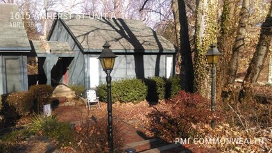 Building Photo - 1615 Amherst St