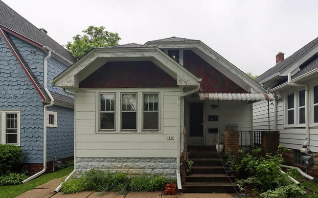 Building Photo - 1711 S 85th St