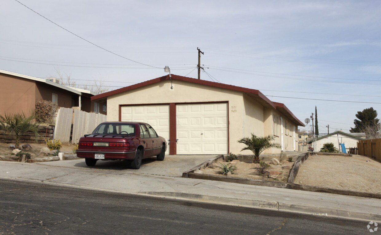 Foto principal - 921-923 Carson St