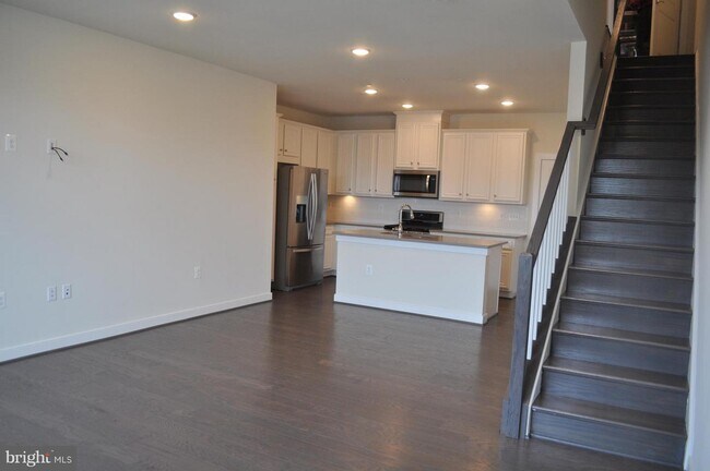 Building Photo - 13424 Arrowbrook Centre Dr