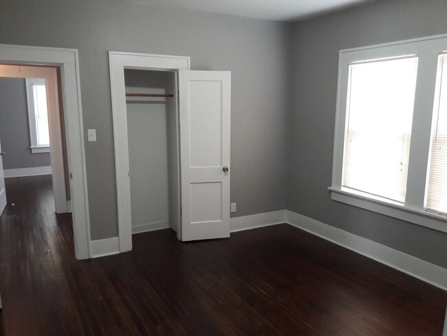 Habitación trasera - 106 Jamaica St