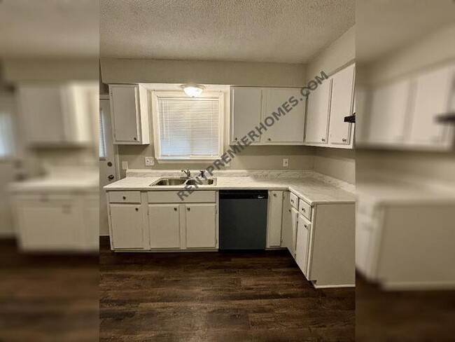 Building Photo - 7823 W 45th St
