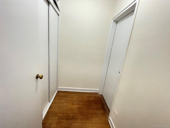 Foto del edificio - 17 Rockledge Rd