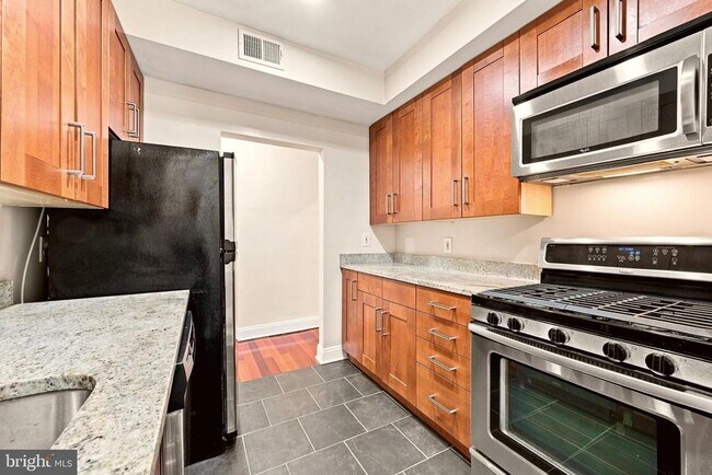 Foto del edificio - 3005 Sherman Ave NW