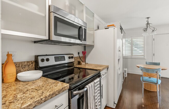 Building Photo - 2884 SAWTELLE Blvd