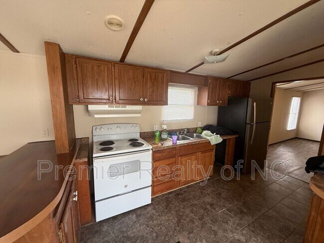 Building Photo - 397 Deer Run Dr