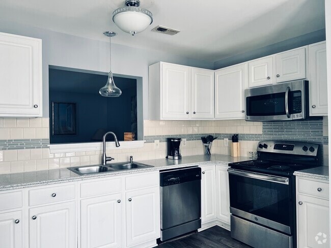 Building Photo - 1525 Pine Brook Ct