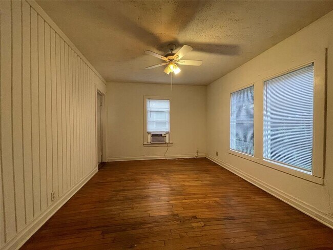 Foto del edificio - 4812 Hazard St