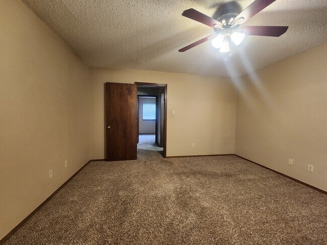 Foto del edificio - 7938 NW Crossland Cir