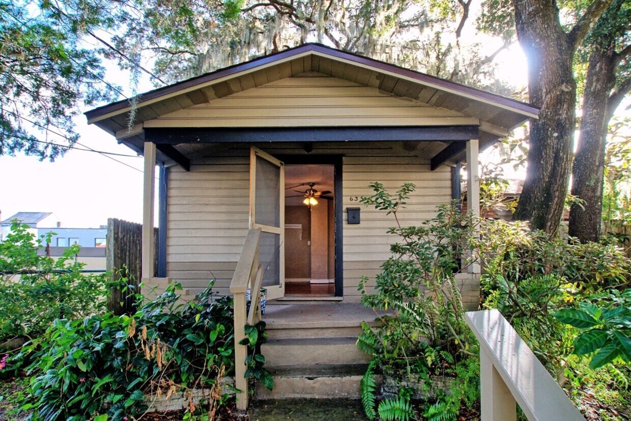 Available now! Near downtown! - Available now!  Near downtown!