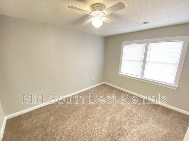 Building Photo - 1660 Riverside Blvd