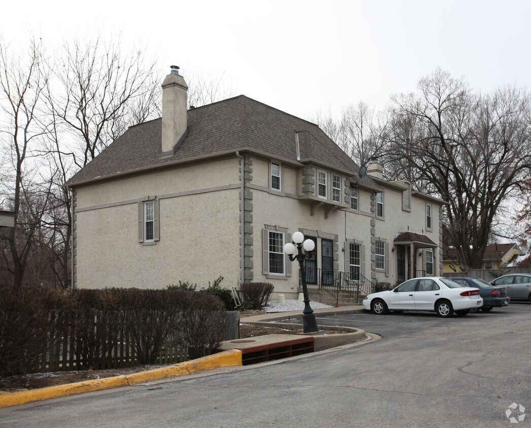 Building Photo - Orleans Court