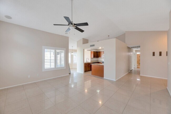Foto del edificio - Stunning 3-bedroom, 2-bathroom home locate...