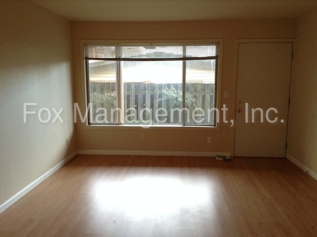 Building Photo - 4212 SE 15th Ave