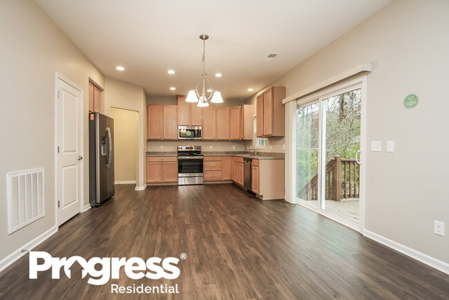 Foto del edificio - 629 Summerbreeze Ln