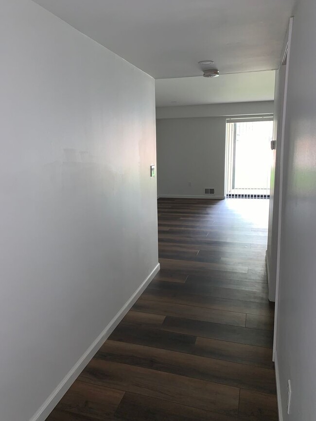 Foto del edificio - BRAND NEW 2 BED CONDO IN HEART OF LIVONIA