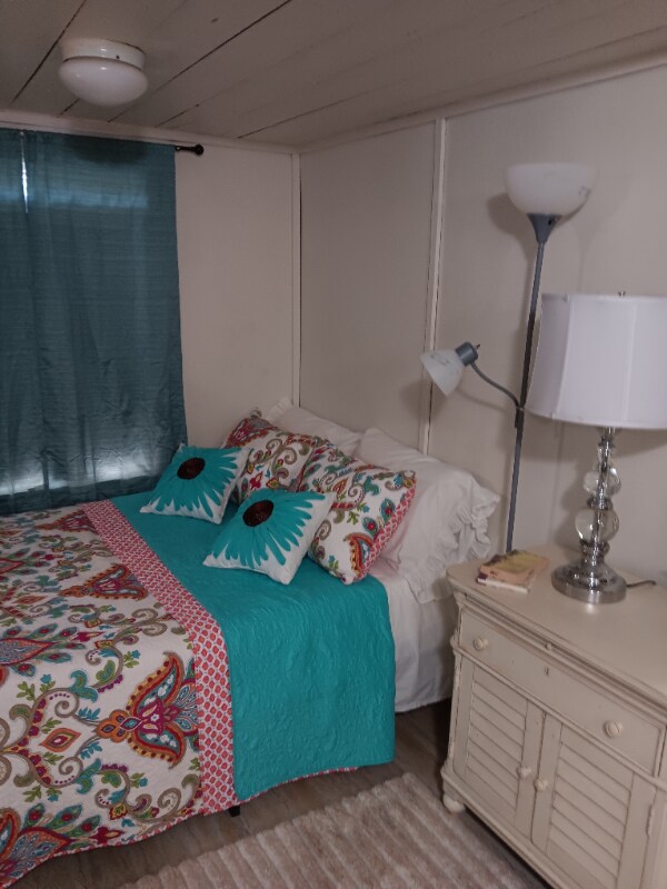 Foto del edificio - 285 Elysian Fields Rd