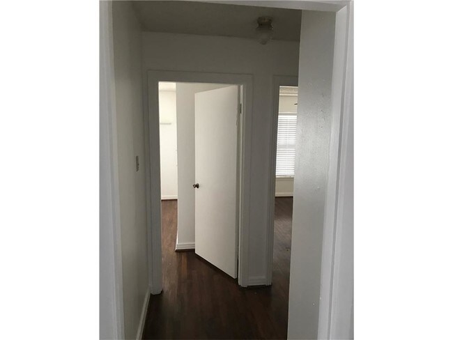 Foto del edificio - 3107 Ash Park Dr