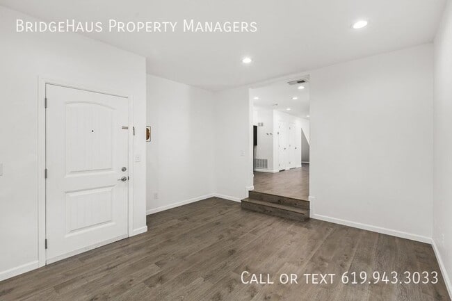 Building Photo - Stunning 3-Bedroom Condo + Bonus Room & Pa...