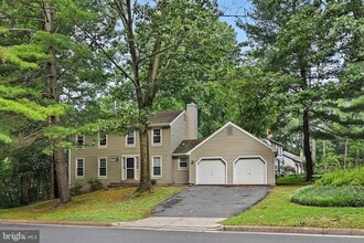 Building Photo - 5847 New England Woods Dr
