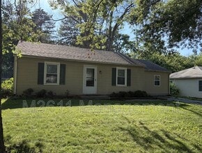 Building Photo - 2745 S 37th St