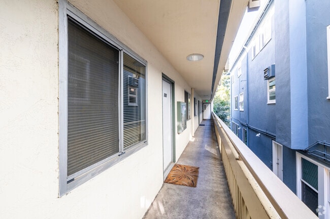 Hallway - 2308 Warring St