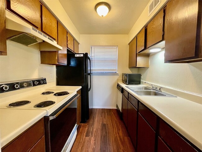 Photo - 2526 W Prairie St Apartment