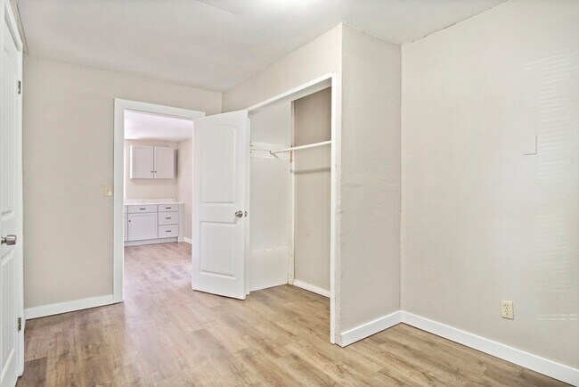 Foto del edificio - 809 SE 32nd St