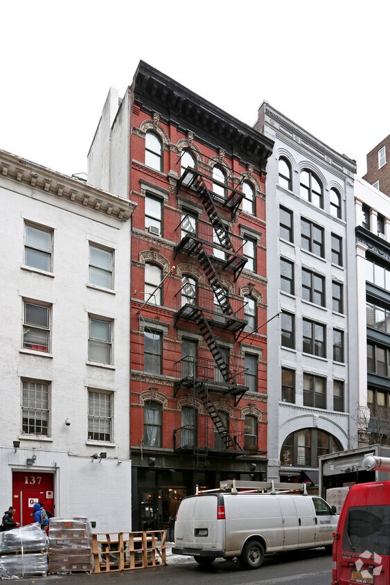 Primary Photo - 135 W 24th St