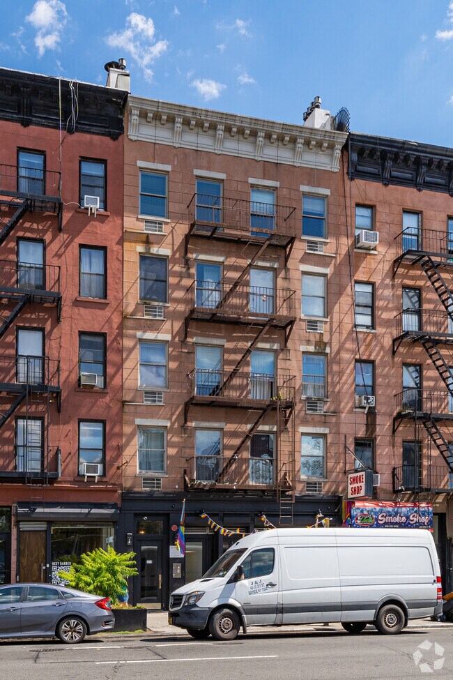 Building - 692 Tenth Ave