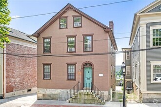 Building Photo - 414 Benefit St
