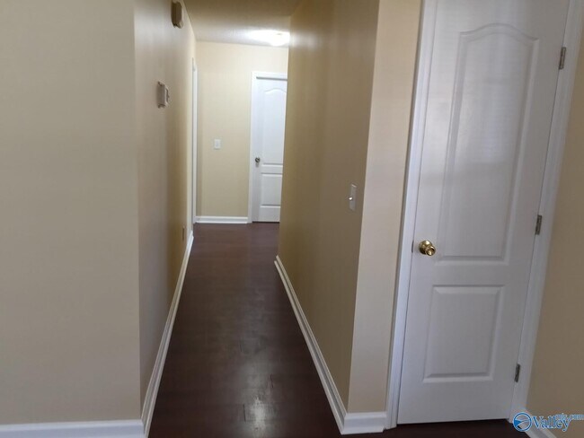 Foto del edificio - 217 Falcon Ridge Dr