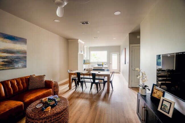 Foto del edificio - 111 W Sunny Isle Dr
