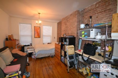 Primary Photo - 1742 1st Avenue