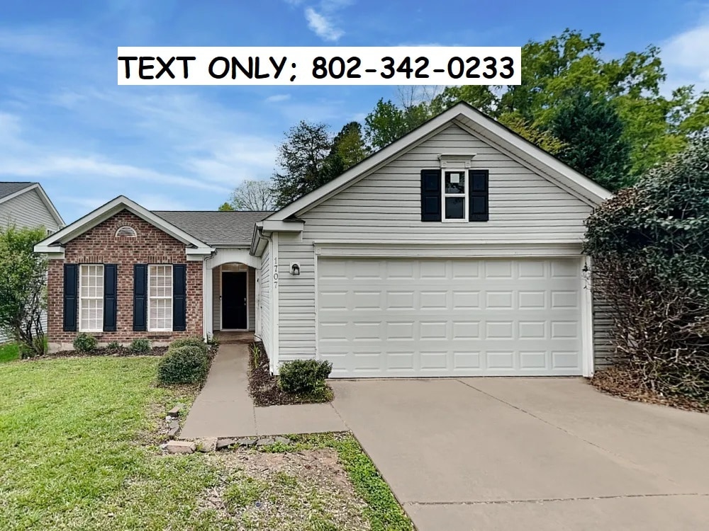 Primary Photo - 1807 Oakdale Green Dr