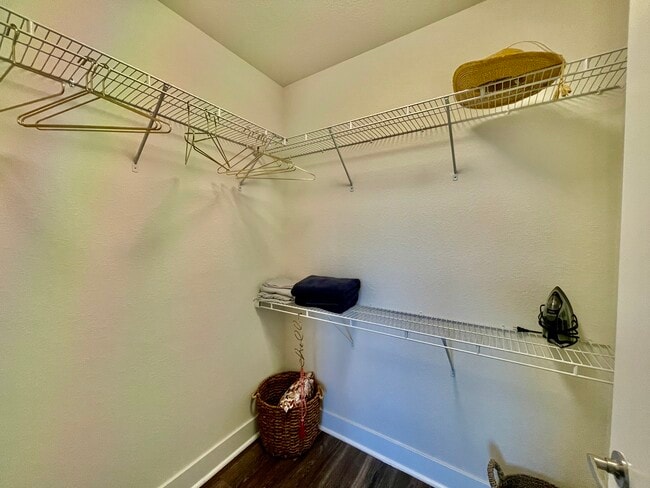 Foto del edificio - 528 NE 26th St