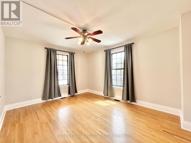 Building Photo - 92 Nassau St