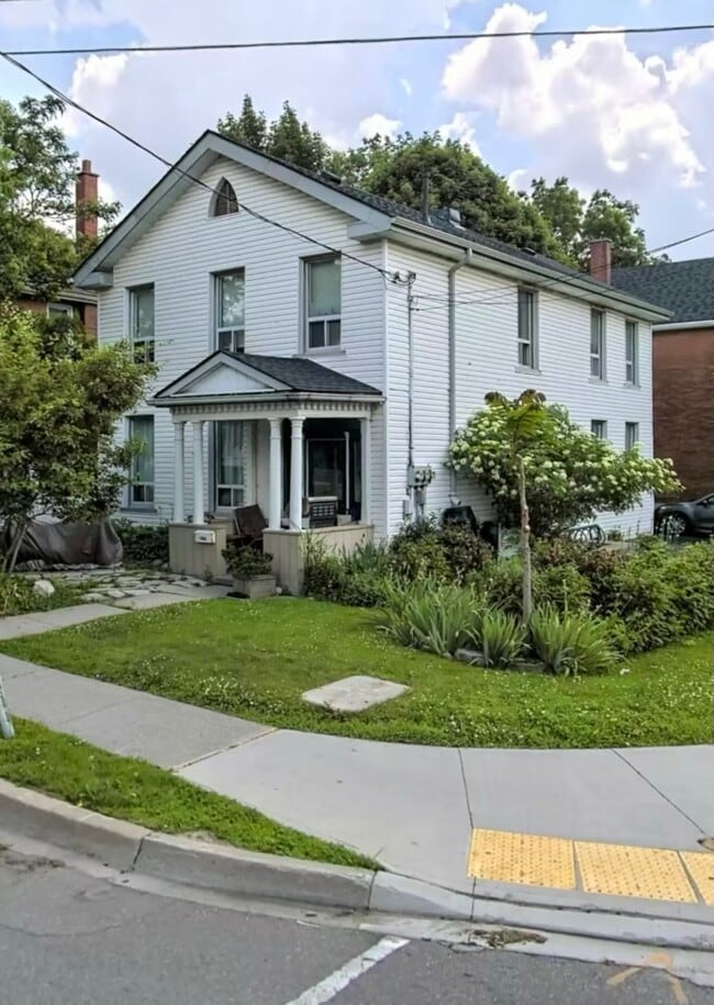 Building Photo - 138 Paisley St
