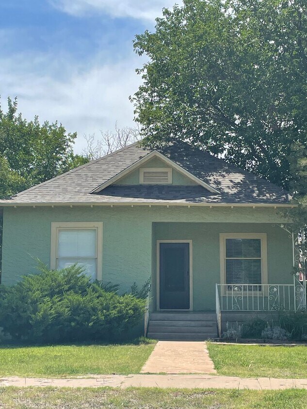 Primary Photo - Gorgeous updated property!