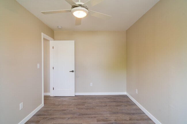 Foto del edificio - 4929 College Ave