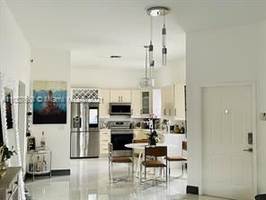 Foto del edificio - 2 br, 2 bath House - 16144 Emerald Cove Rd...